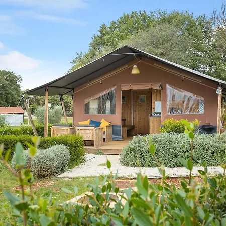 Luxusní stan Easyatent Safari Tent Aminess Maravea Novigrad Istria